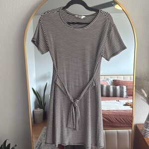 BB DAKOTA (By Steve Madden) ivory and black striped dress